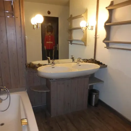 Duplex Spacieux Pour 4 Pers, Centre Meribel, Wifi - Fr-1-411-435 Apartment Les Allues